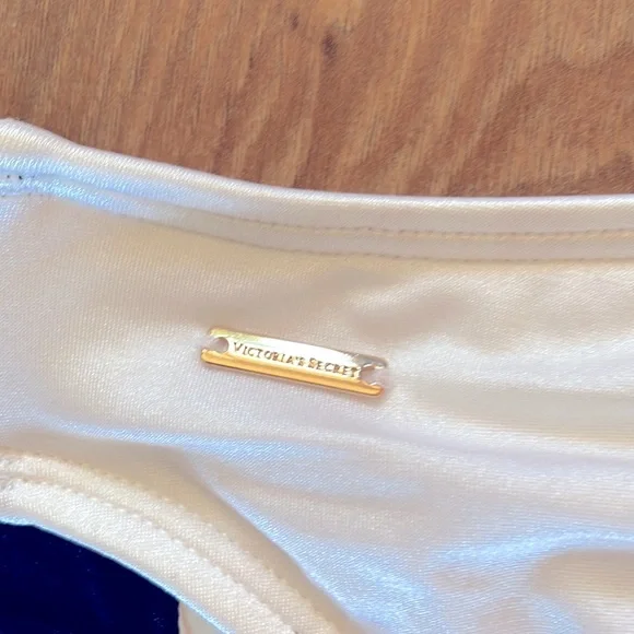 Victoria’s Secret Bikini 👙 - Picture 5 of 7